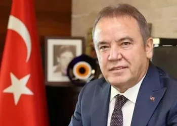 Antalya Büyükşehir Belediye Başkanı Böcek gözaltına alındı