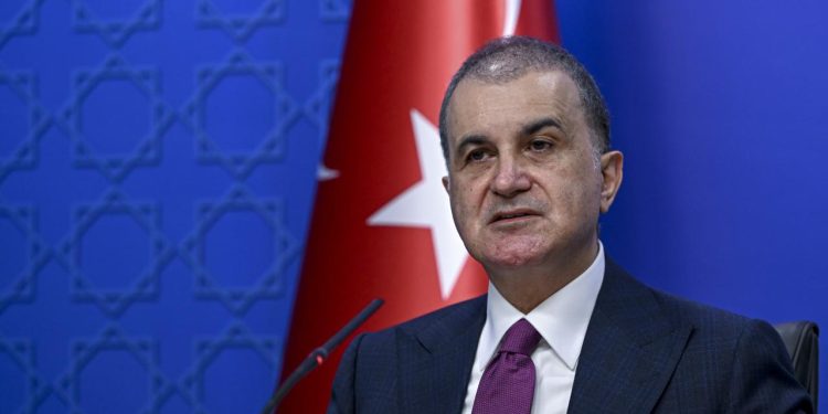 AK Parti’den PKK’nın silahları teslimiyle ilgili ilk açıklama: “Kritik eşik geçilmiştir”