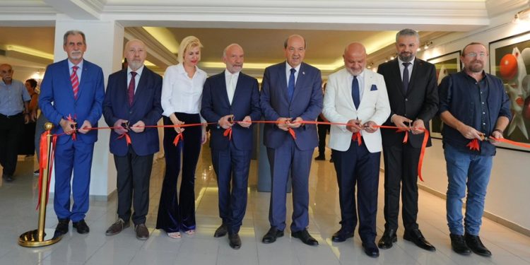 Cumhurbaşkanı Tatar 20 Temmuz Sergisi’ni açtı. “Sanata ve sanatçıya sahip çıkmaya devam edeceğiz”