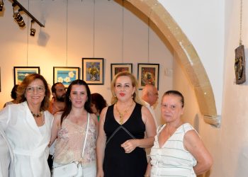 Cumhurbaşkanı Tatar’ın eşi Sibel Tatar, “İzler” isimli serginin açılışına katıldı