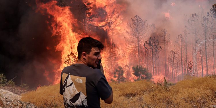 Bursa, Karabük ve Diyarbakır’da yangınlar devam ediyor