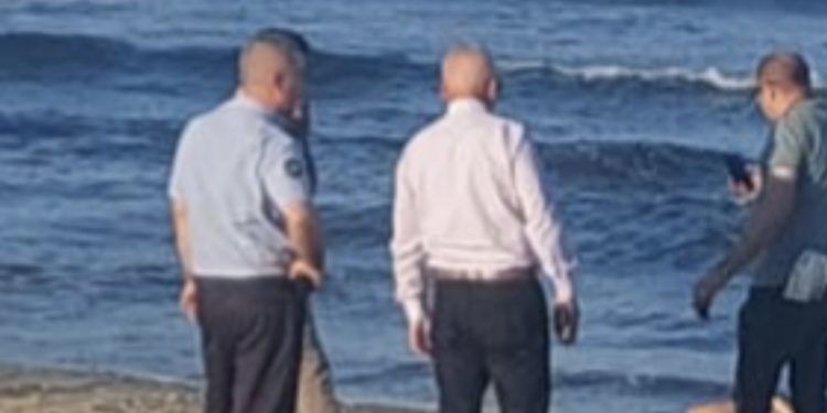 Gazimağusa’da kumsalda cansız bir erkek bedeni bulundu