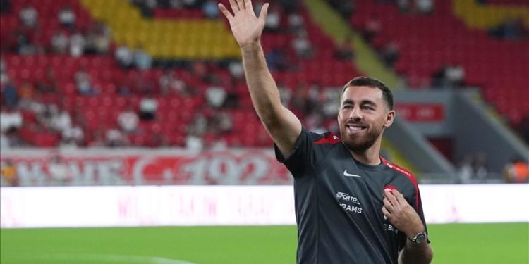 Orkun Kökçü, Beşiktaş için İstanbul'a geliyor