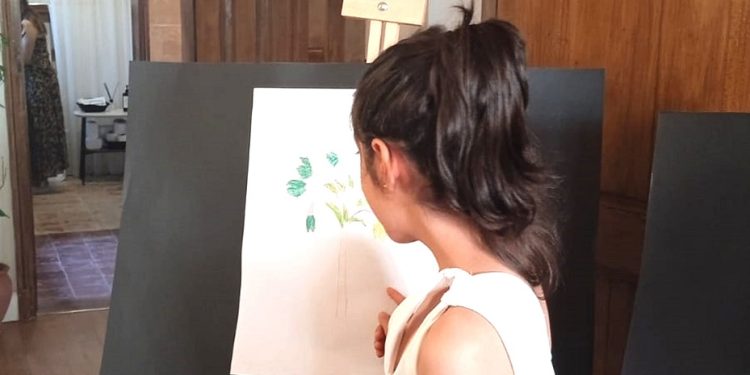 DAÜ organizasyonuyla SOS Çocuk Köyü’nün resim sergisi gerçekleştirildi