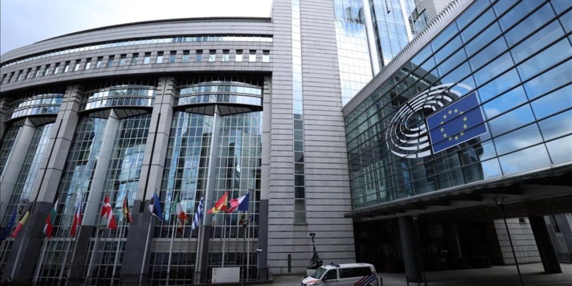 AB: Ukrayna için NATO'nun 5. maddesine benzer güvenlik mekanizması oluşturma zamanı