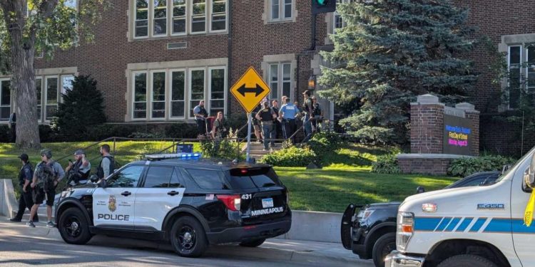 ABD'de okula silahlı saldırı: 3 kişi öldü 20 kişi yaralı