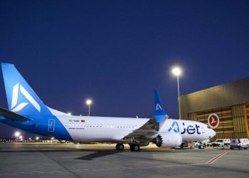 AJet'in üçüncü yeni uçağı İstanbul'a geldi