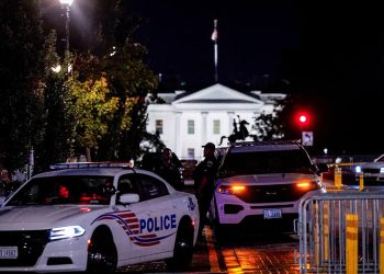 Zelenskiy kritik Trump zirvesi için Washington'da