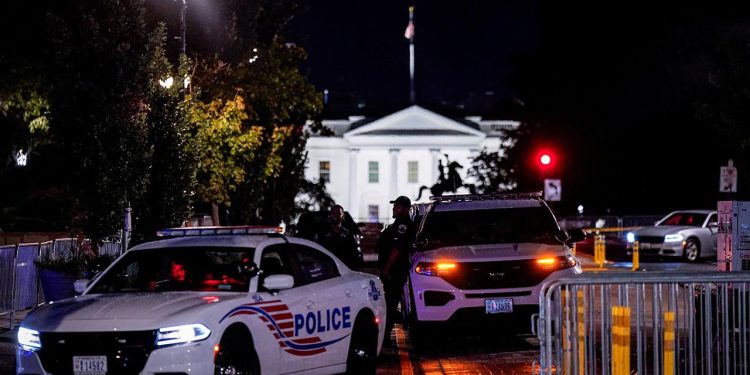 Zelenskiy kritik Trump zirvesi için Washington'da