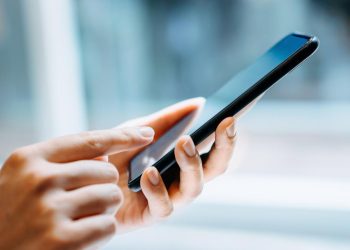 Güney Kore sınıflarda cep telefonu kullanımını yasaklıyor