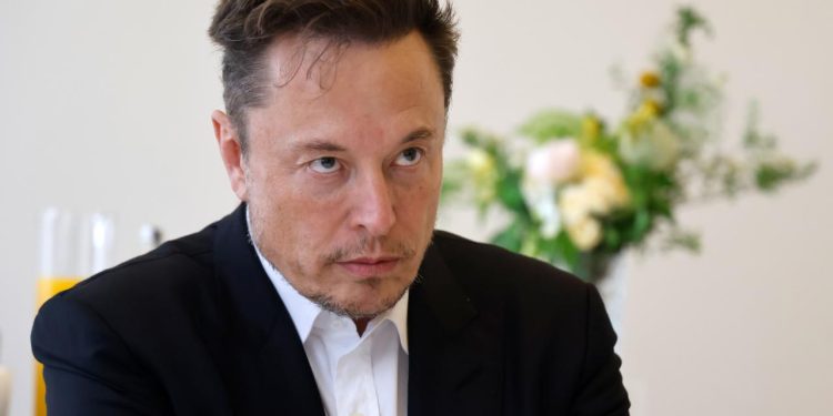 Elon Musktan Apple ve OpenAIa dava