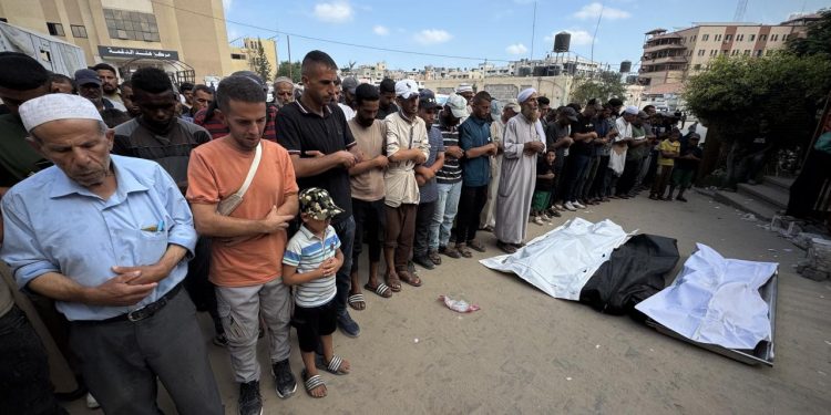 Katil İsrail 5'i çocuk 24 Filistinliyi daha katletti