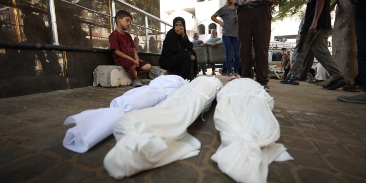 Katil İsrail'in Gazze'ye saldırılarında can kaybı 62 bin 263'e çıktı