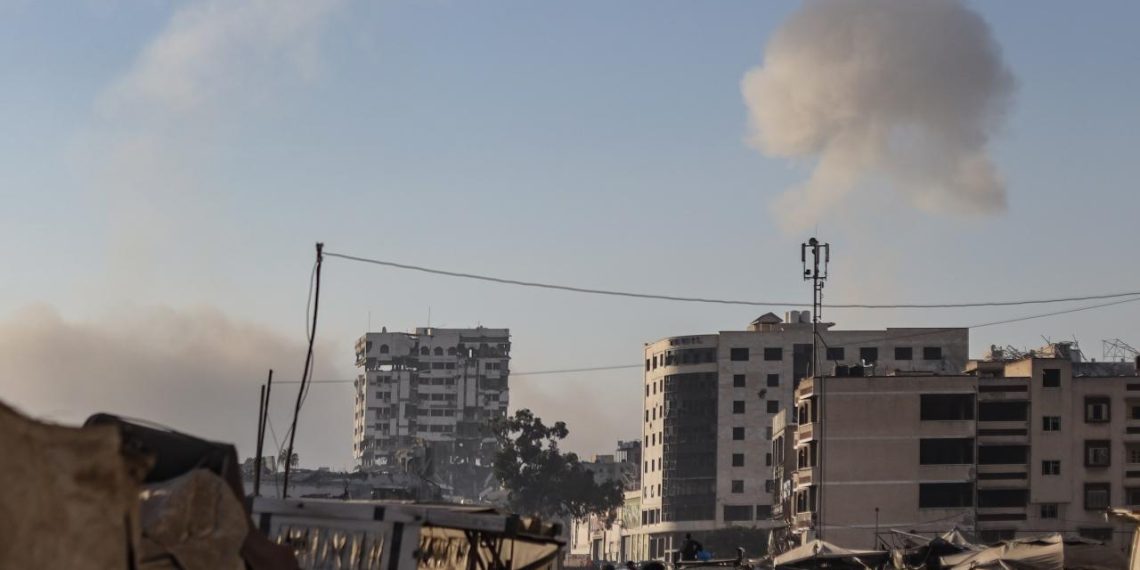 Soykırımcı İsrailin Gazze'ye düzenlediği saldırılarda 20 Filistinli hayatını kaybetti
