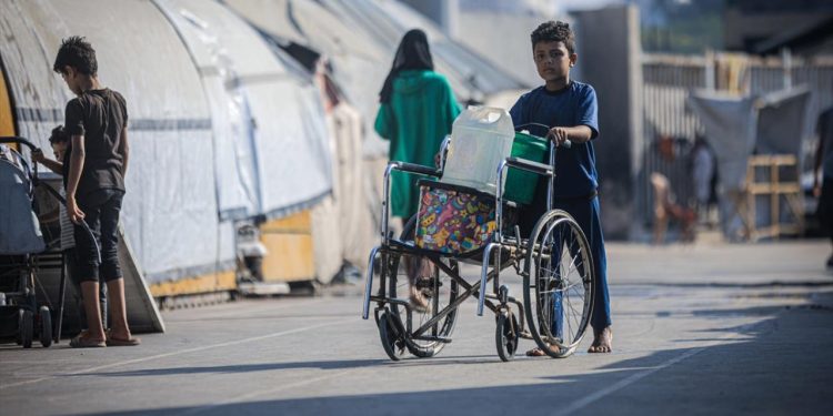 Katil İsrail, Gazze'nin kuzeyine verilen suyu azaltarak güneye göçü zorlayacak