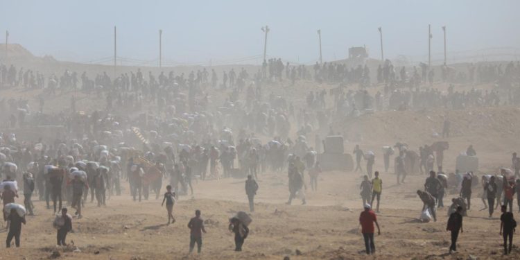 Soykırımcı İsrail'in Gazze'ye saldırılarında 500 insani yardım çalışanı yaşamını yitirdi