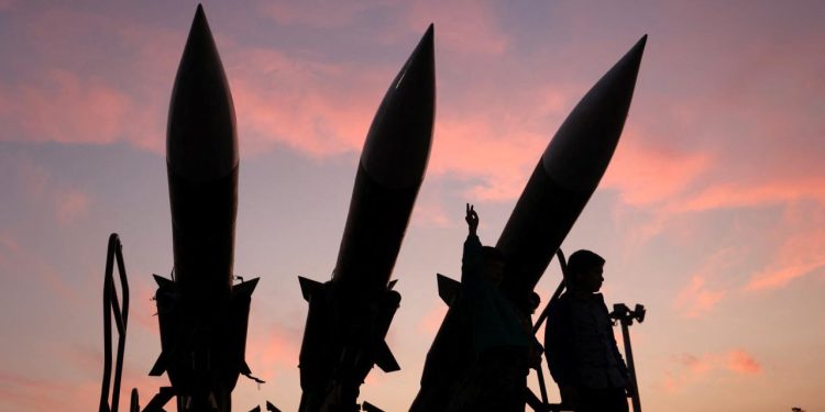 İran Savunma Bakanı: İsrail savaşından sonra yeni füzeler ürettik