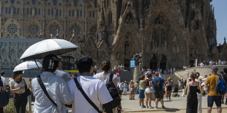 İspanya'da 2 bin 405 kişi aşırı sıcaklardan hayatını kaybetti