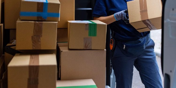 Avustralya, tarifeler nedeniyle ABD'ye kargoların çoğunu askıya aldı