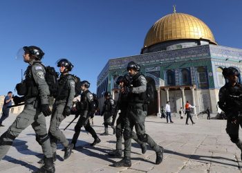 Filistin: Yahudilerin Aksa'da boru çalması tarihi ve hukuki statüyü değiştirme girişimidir