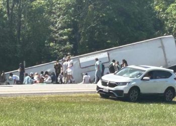 ABD'nin New York eyaletinde yolcu otobüsünün devrilmesi sonucu çok sayıda kişi öldü