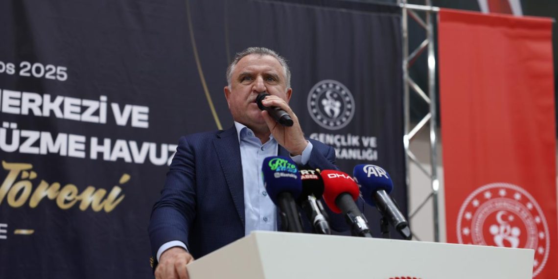 Bakan Bak: Çocuklarımızı bağımlılıktan kurtarmak için spora yönlendirmeliyiz