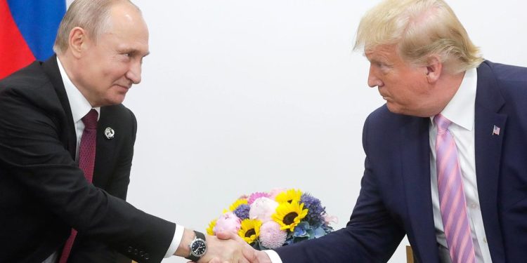 Kremlin: Putin ve Trump arasında samimi ve oldukça yapıcı bir telefon görüşmesi gerçekleşti