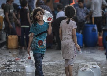 Dünya genelinde her 4 kişiden 1'i güvenli içme suyuna erişemiyor