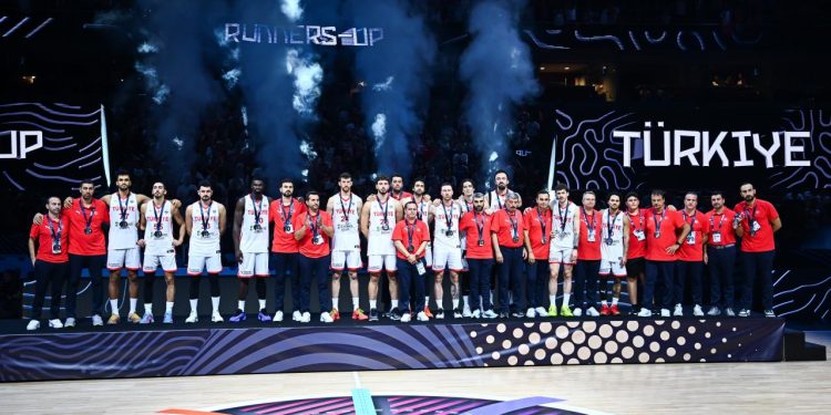 12 Dev Adam'dan büyük sıçrama