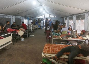 Gazze'de Aksa Şehitleri Hastanesindeki yoğunluk, hayatı tehdit edecek boyutlara ulaştı