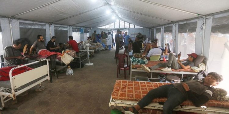 Gazze'de Aksa Şehitleri Hastanesindeki yoğunluk, hayatı tehdit edecek boyutlara ulaştı