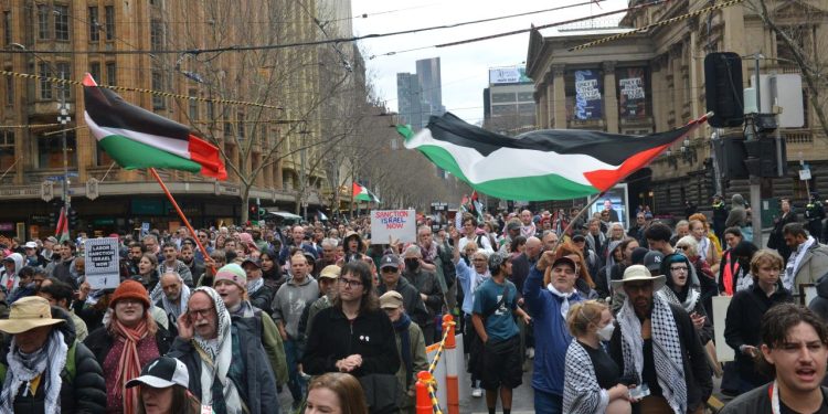 Avustralya'da binlerce kişi İsrail'e yaptırım talebiyle sokağa çıktı