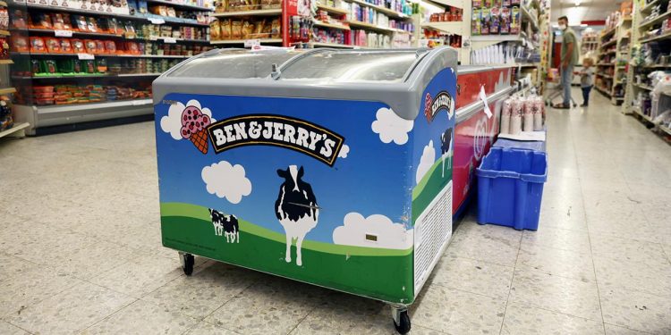 Gazze'ye desteğiyle öne çıkan Ben amp; Jerry's şirketinin kurucusu, susturulduğu gerekçesiyle istifa etti