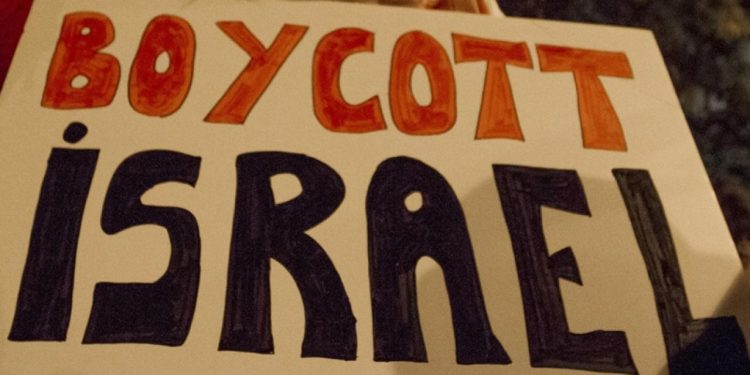 Dünya genelinde 400'ü aşkın sanatçı, Soykırıma müzik yok sloganıyla İsrail'i boykot ediyor