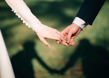 Davetsiz gittikleri düğünde 60 bin dolar çalan 2 kişi gözaltına alındı