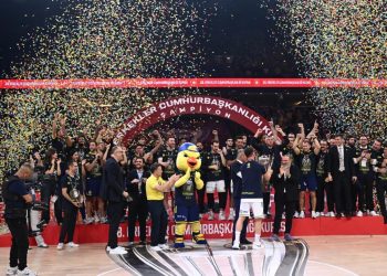 Fenerbahçe Beko, 38. Erkekler Cumhurbaşkanlığı Kupası'nı aldı