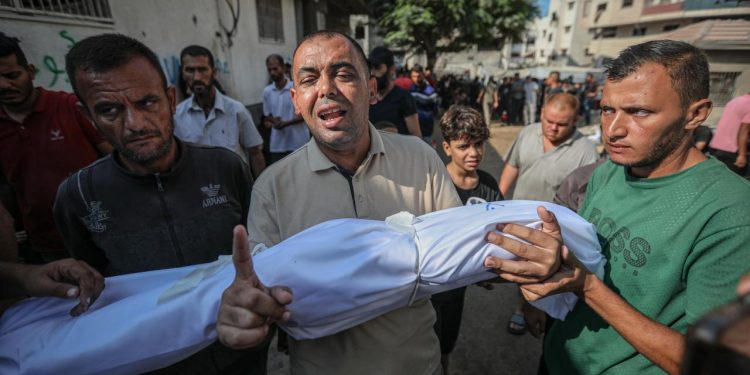 Soykırımcı İsrail'in Gazze'ye saldırılarında can kaybı 64 bin 756'ya çıktı