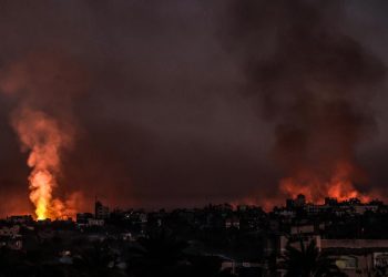 Katil İsrail, Gazze Şeridi'ne gece boyu 50 hava saldırısı gerçekleştirdi