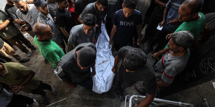 Soykırımcı İsrail'in saldırdığı Gazze'de can kaybı 64 bin 871'e çıktı