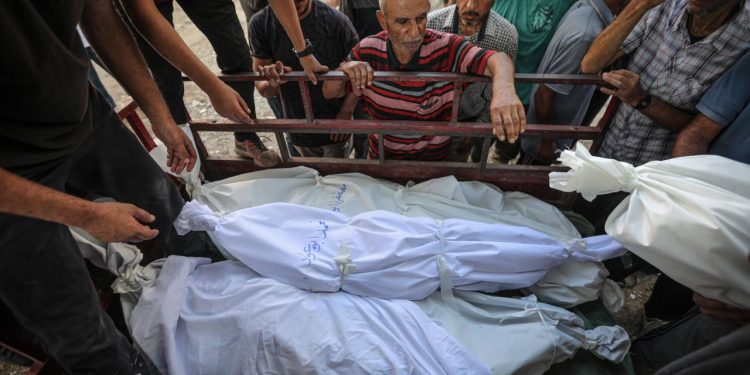 Soykırımcı İsrail'in Gazze Şeridi'ne düzenlediği saldırılarda 45 Filistinli hayatını kaybetti