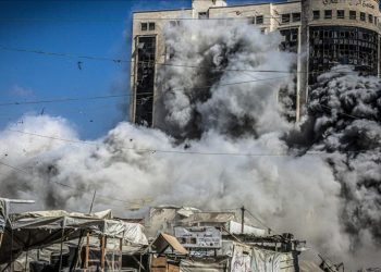 Soykırımcı İsrail'in Gazze'ye düzenlediği saldırılarda 13 Filistinli hayatını kaybetti