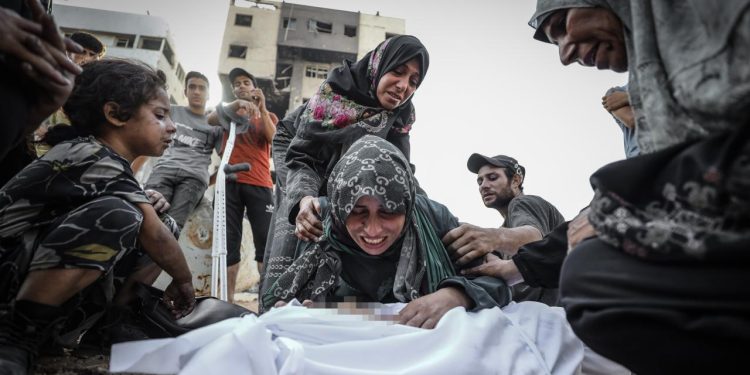 Katil İsrail aralarında yardım bekleyenlerin de olduğu 24 Filistinliyi daha katletti