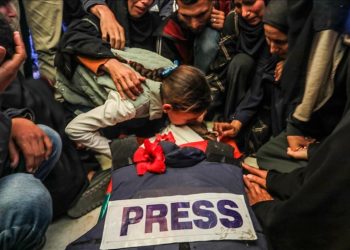BM raportörleri: Ülkeler, Gazze'deki tüm gazeteciler susturulmadan İsrail'i durdurmalı