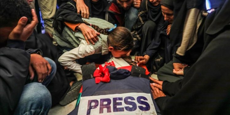 BM raportörleri: Ülkeler, Gazze'deki tüm gazeteciler susturulmadan İsrail'i durdurmalı