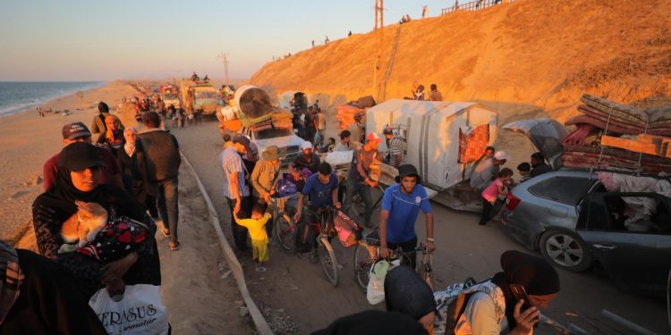 BM: İsrail'in saldırıları nedeniyle Gazze'de iki günde 40 binden fazla kişi yerinden edildi