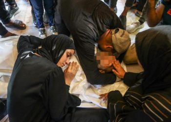 Katil İsrail'in Gazze Şeridi'ne düzenlediği saldırılarda 33 Filistinli öldü, 25 kişi kayboldu