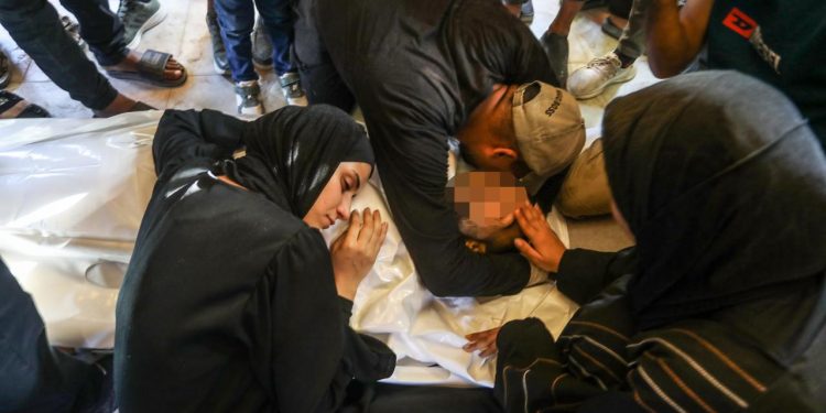 Katil İsrail'in Gazze Şeridi'ne düzenlediği saldırılarda 33 Filistinli öldü, 25 kişi kayboldu