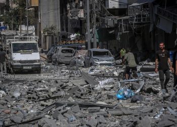 Katil İsrail'in Gazze'ye bugün düzenlediği saldırılarda 49 Filistinli yaşamını yitirdi