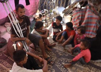 İsrail'in yardım merkezine düzenlediği saldırıda 9 çocuk öksüz kaldı