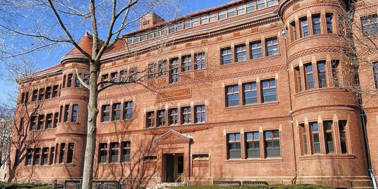 ABD yönetimi, Harvard Üniversitesine sağlanacak federal fonları durdurmak için harekete geçti